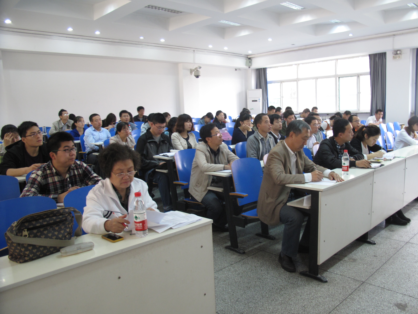 【报道】首都师范大学蔡海龙博士应邀为新入职教师作学术报告